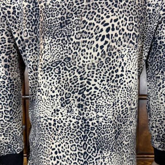 NWOT Jones New York Cotton Couture Leopard Black Tipped Vneck Top - Picture 14 of 16